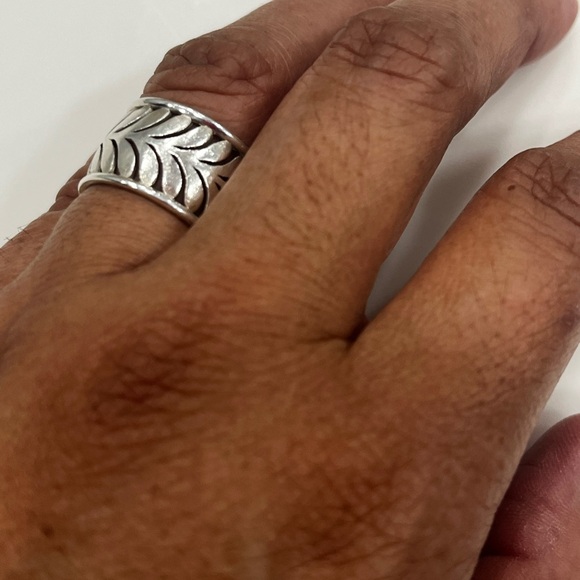 Tiffany & Co RARE Band Ring - Picture 10 of 12